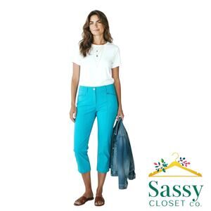 CHICOS Weekends Turquoise Capri Pants 0.5 US 4 Small Stretch Zip Hem Slit EUC